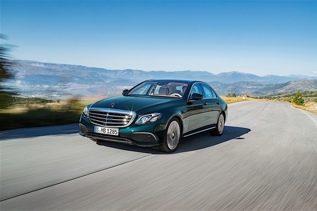 Mercedes Benz E-Klasse And Predecessors photo 16