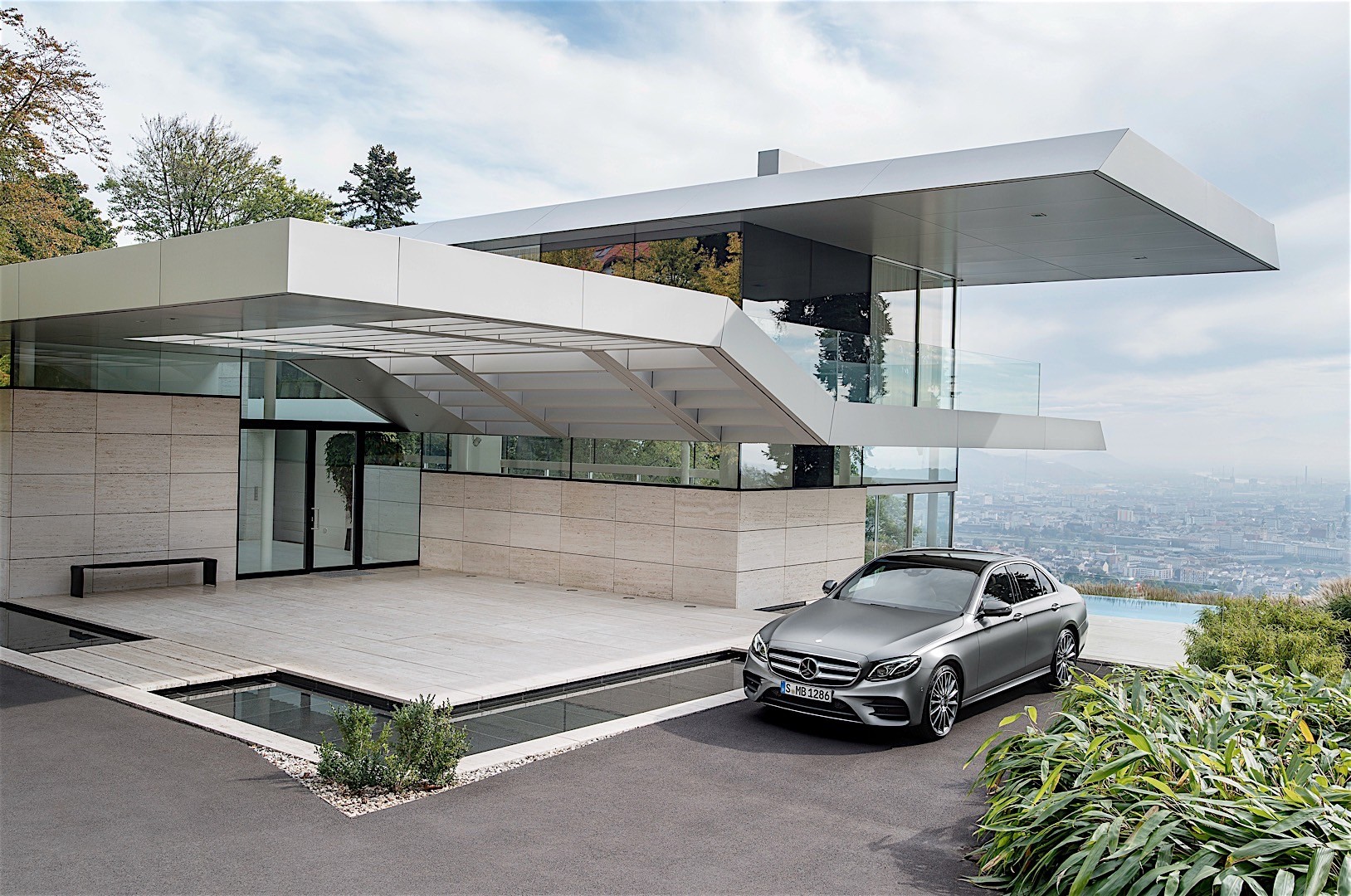 Mercedes Benz E-Klasse And Predecessors photo 21