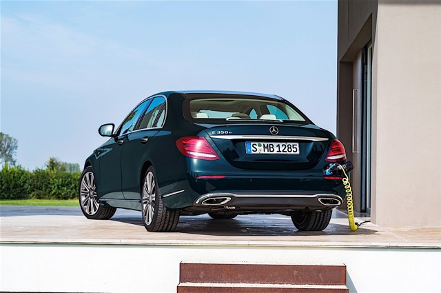 Mercedes Benz E-Klasse And Predecessors photo 26
