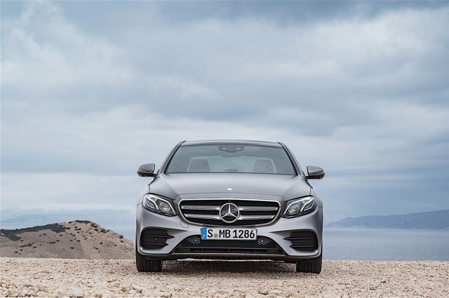 Mercedes Benz E-Klasse And Predecessors photo 27