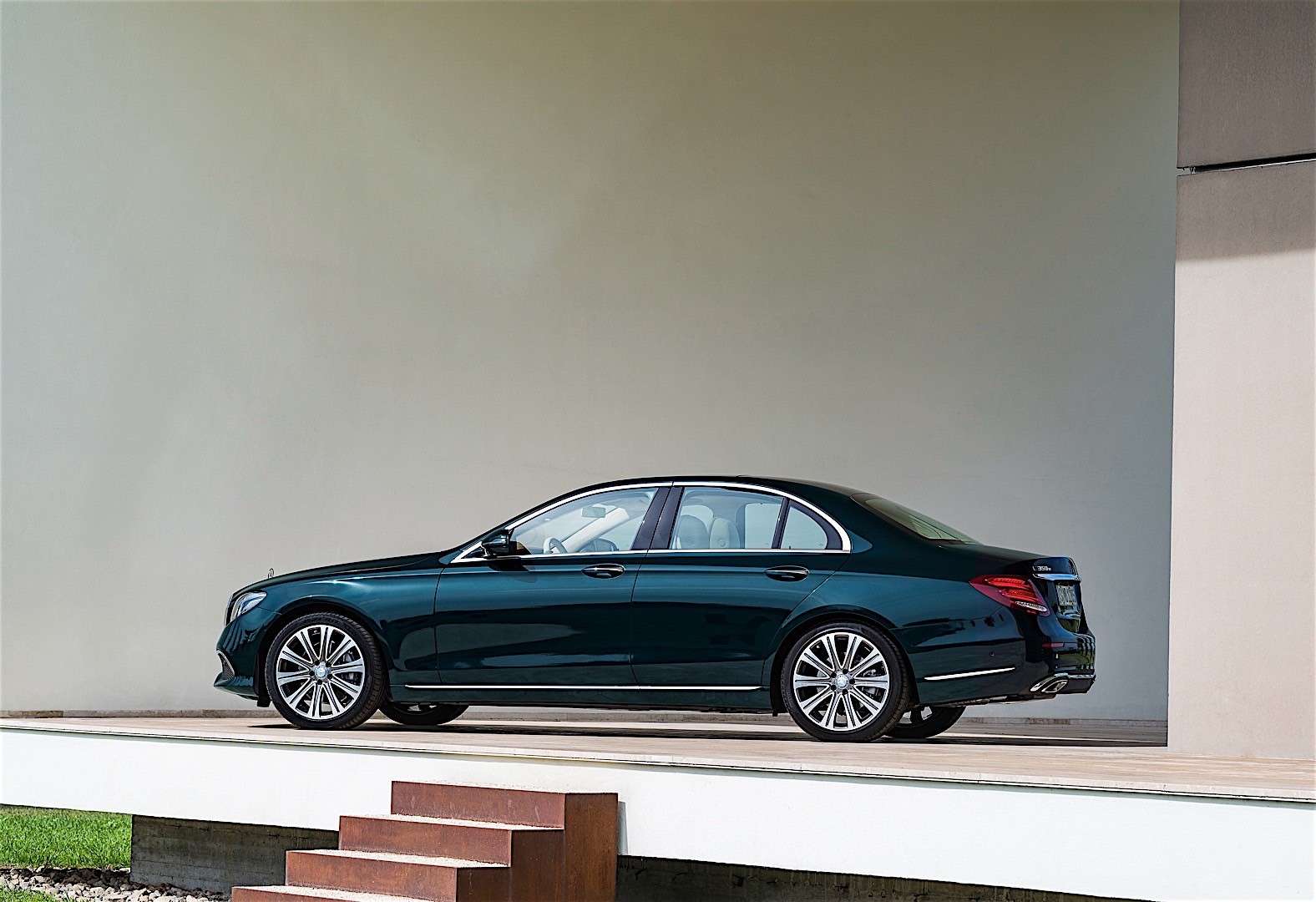 Mercedes Benz E-Klasse And Predecessors photo 44