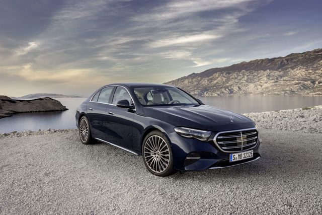 Mercedes Benz E-Klasse And Predecessors photo 17