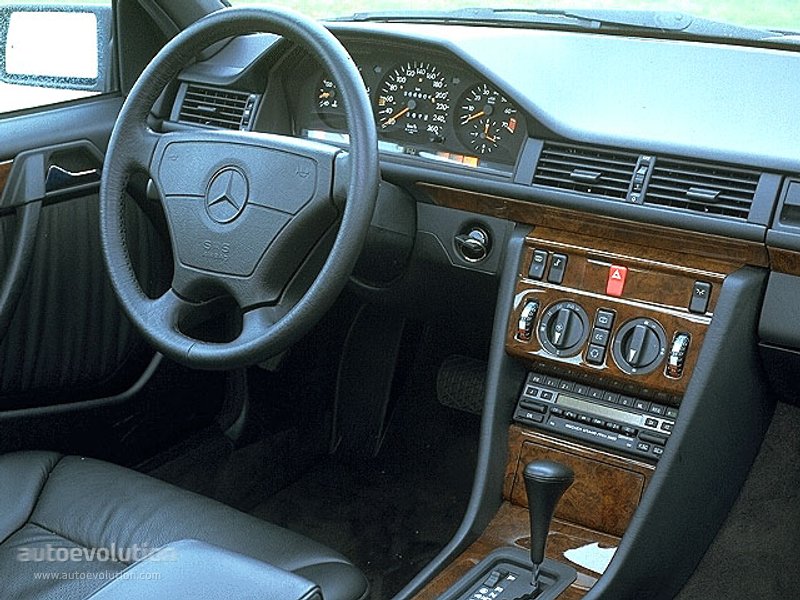 Mercedes Benz E-Klasse And Predecessors photo 4