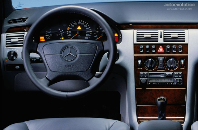 Mercedes Benz E-Klasse And Predecessors photo 21