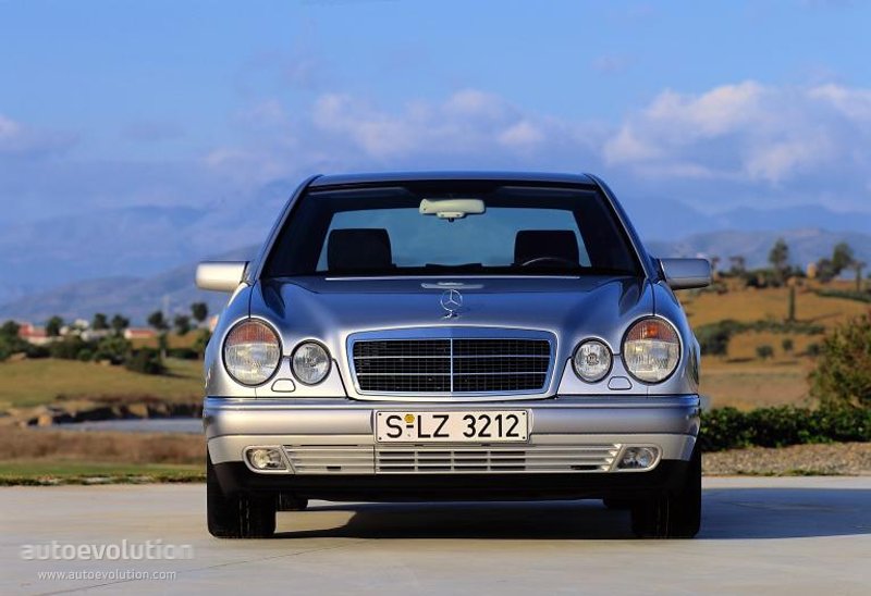 Mercedes Benz E-Klasse And Predecessors photo 6