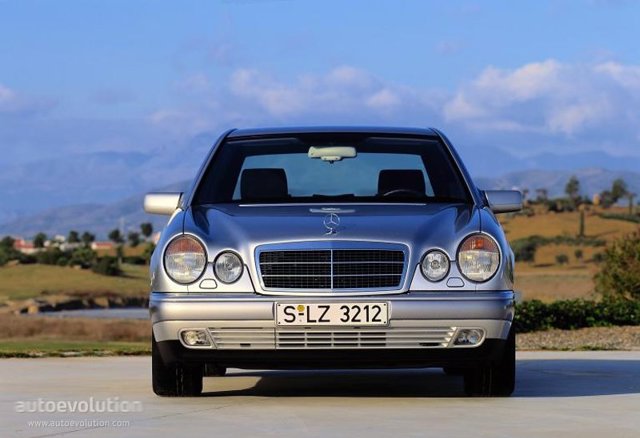 Mercedes Benz E-Klasse And Predecessors photo 6
