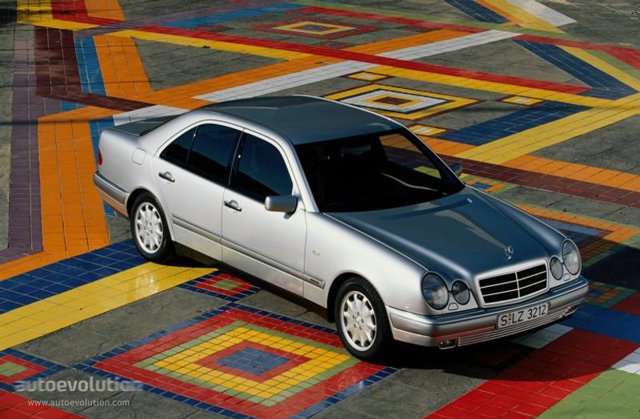 Mercedes Benz E-Klasse And Predecessors photo 10