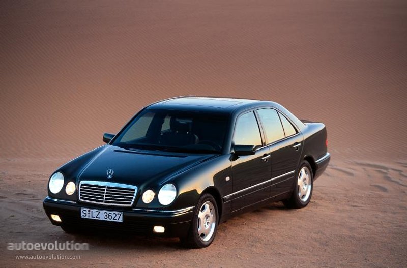 Mercedes Benz E-Klasse And Predecessors photo 12