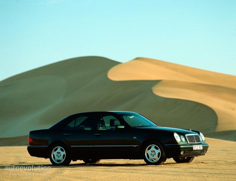 Mercedes Benz E-Klasse And Predecessors photo 14
