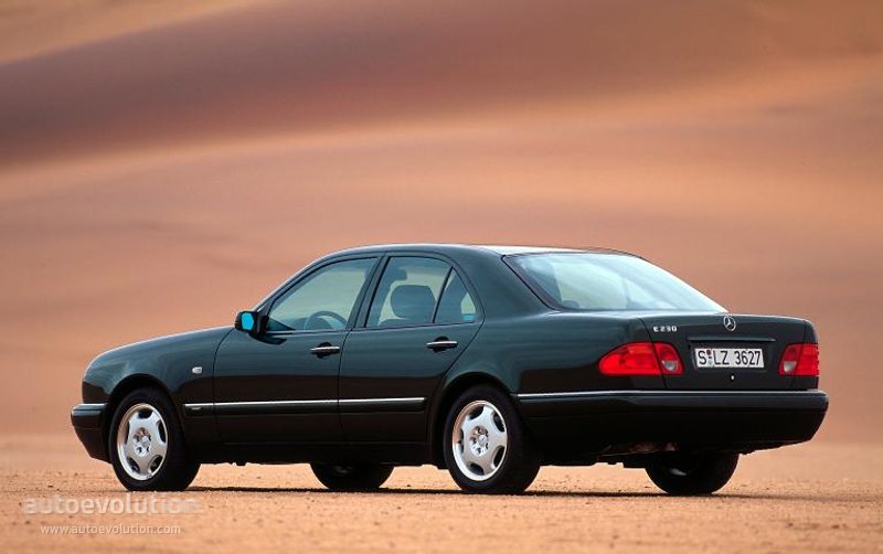 Mercedes Benz E-Klasse And Predecessors photo 15
