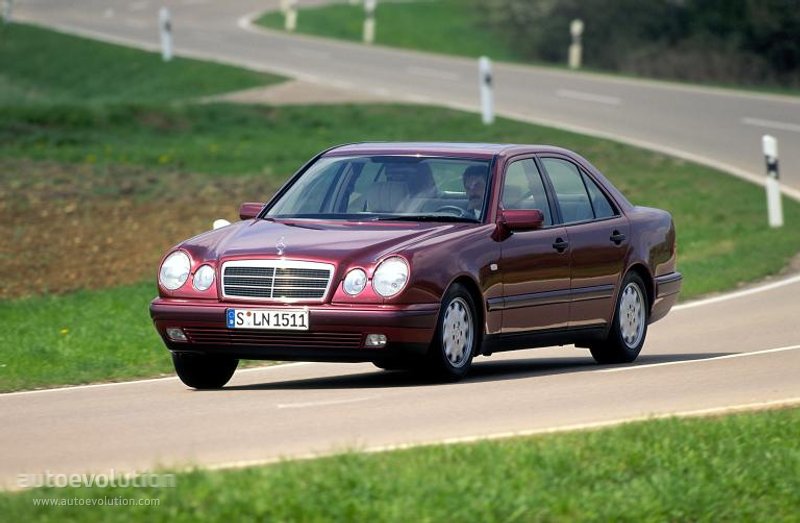 Mercedes Benz E-Klasse And Predecessors photo 16