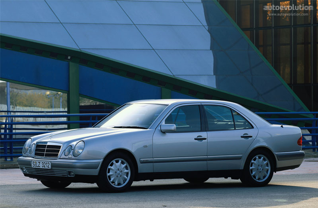 Mercedes Benz E-Klasse And Predecessors photo 2