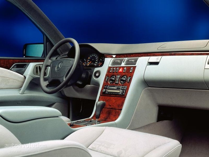 Mercedes Benz E-Klasse And Predecessors photo 23