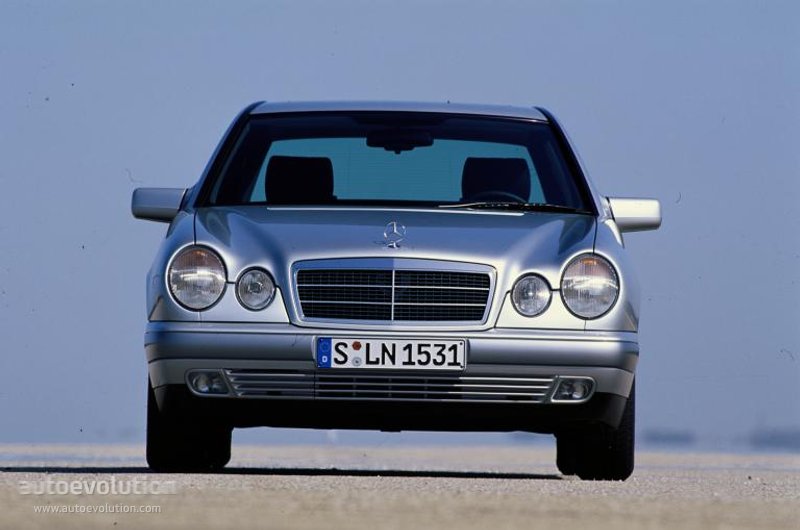 Mercedes Benz E-Klasse And Predecessors photo 3