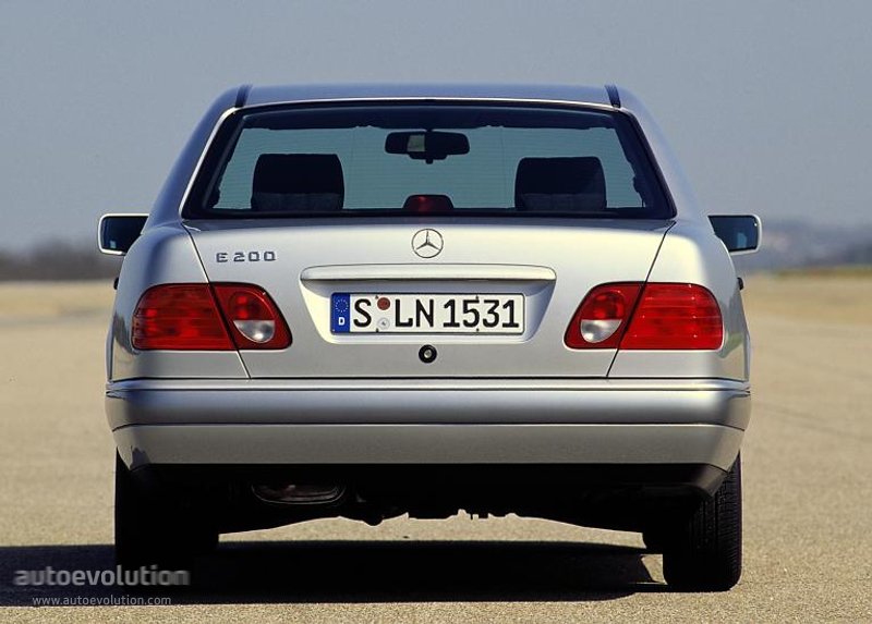 Mercedes Benz E-Klasse And Predecessors photo 4