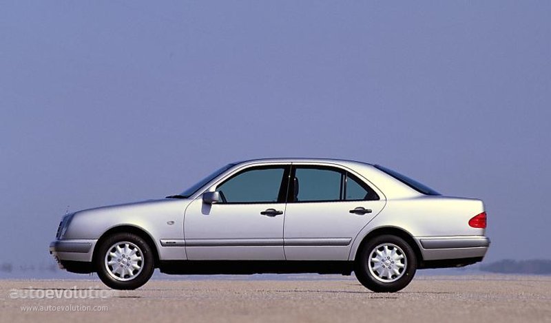 Mercedes Benz E-Klasse And Predecessors photo 5