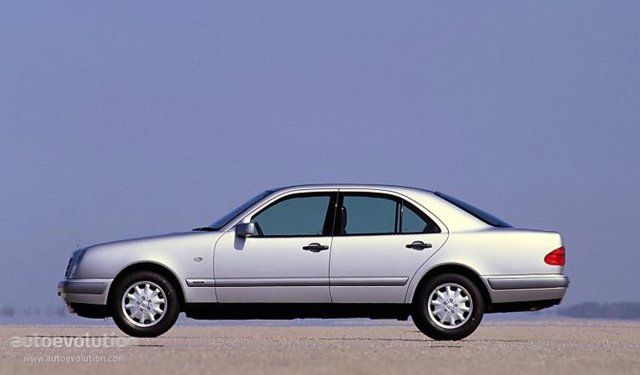 Mercedes Benz E-Klasse And Predecessors photo 5
