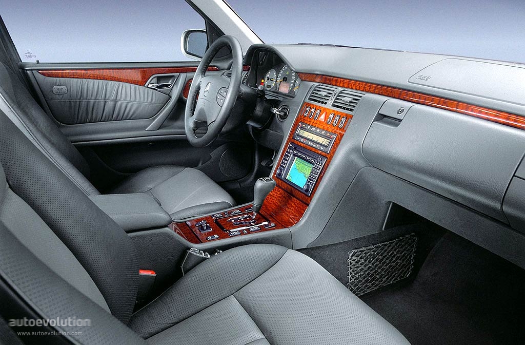 Mercedes Benz E-Klasse And Predecessors photo 16