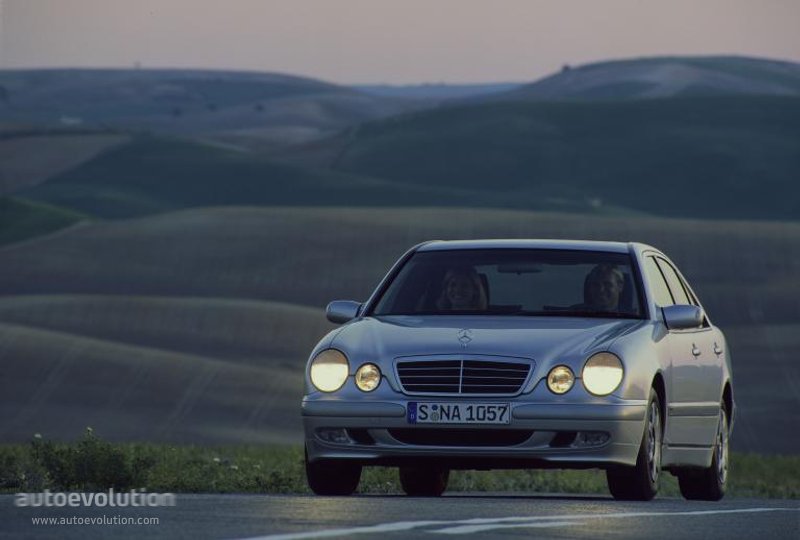 Mercedes Benz E-Klasse And Predecessors photo 9