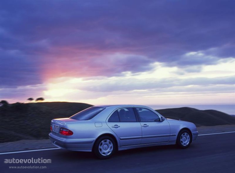Mercedes Benz E-Klasse And Predecessors photo 10