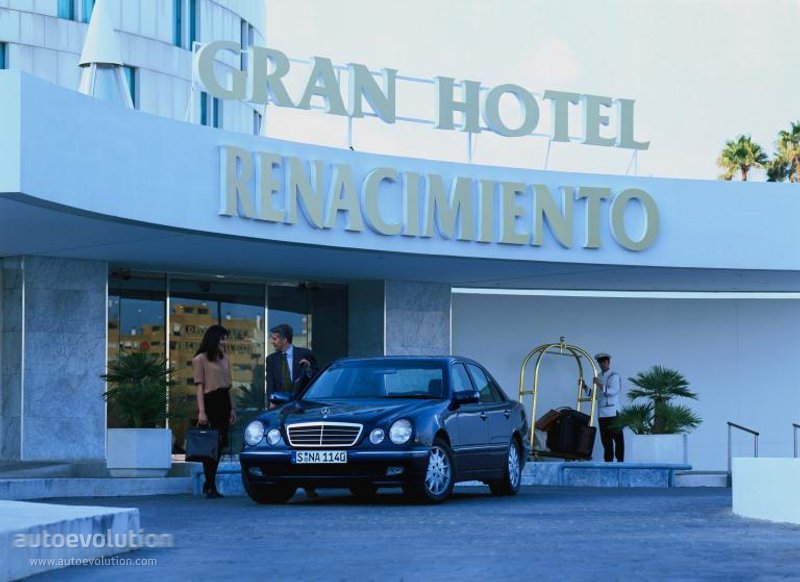 Mercedes Benz E-Klasse And Predecessors photo 15