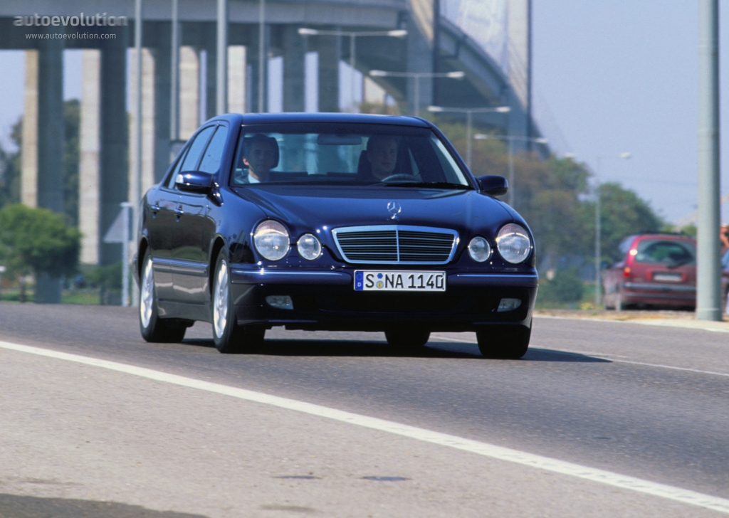 Mercedes Benz E-Klasse And Predecessors photo 2