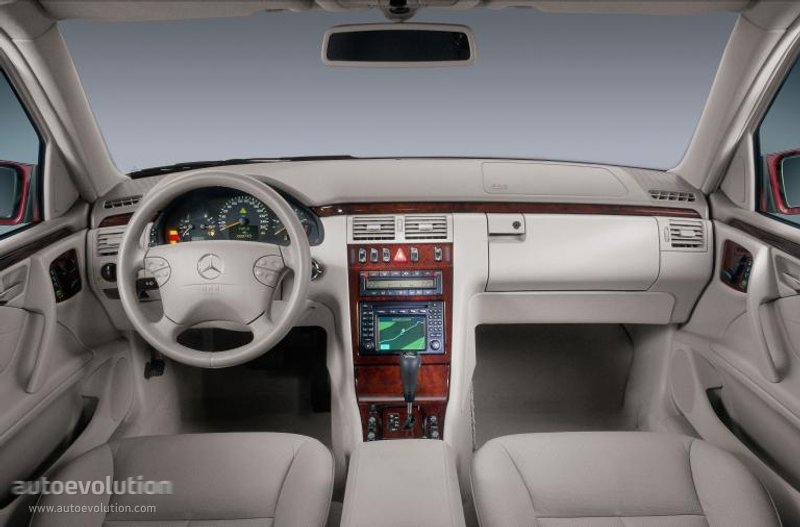 Mercedes Benz E-Klasse And Predecessors photo 17