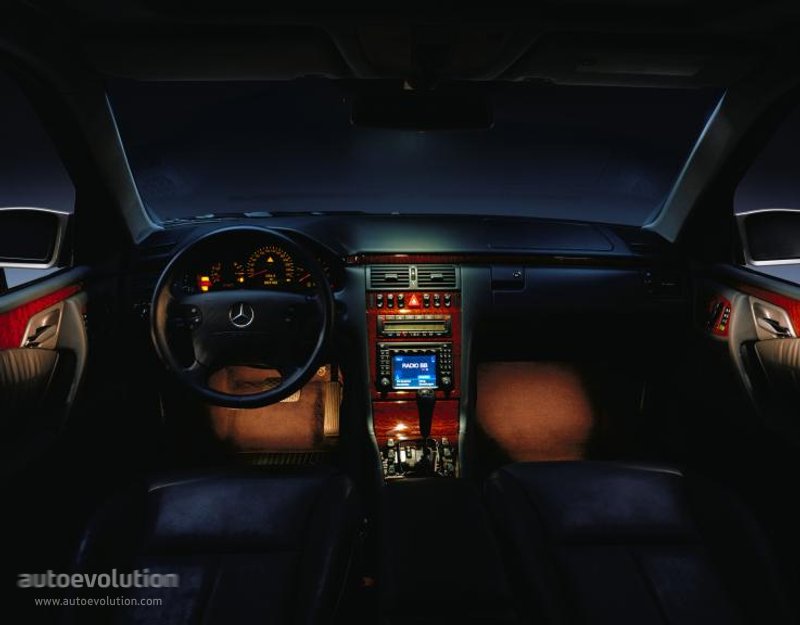 Mercedes Benz E-Klasse And Predecessors photo 18