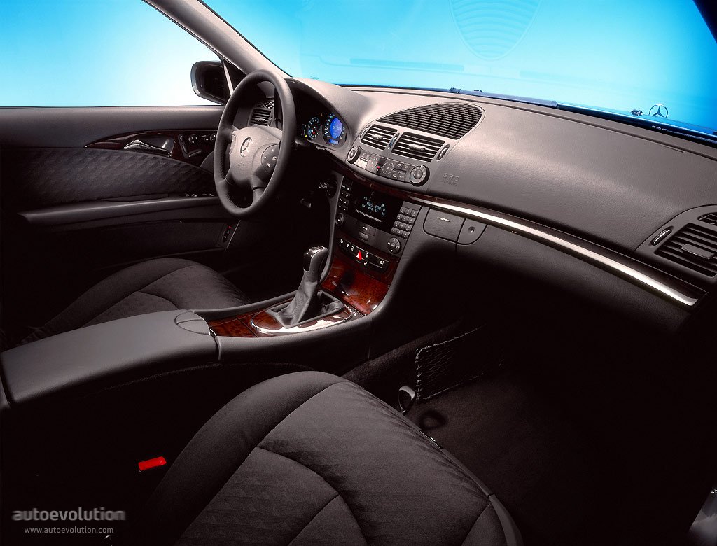 Mercedes Benz E-Klasse And Predecessors photo 9