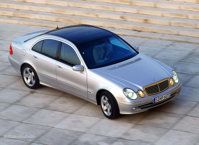 Mercedes Benz E-Klasse And Predecessors photo 7