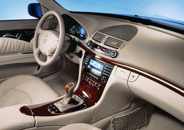 Mercedes Benz E-Klasse And Predecessors photo 10