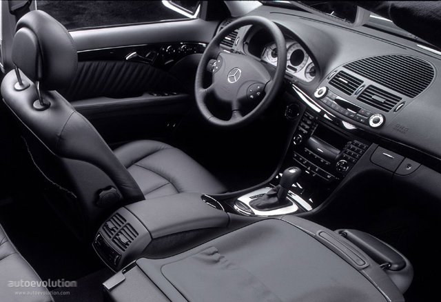 Mercedes Benz E-Klasse And Predecessors photo 11