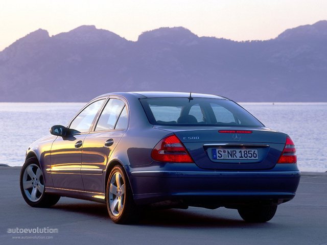 Mercedes Benz E-Klasse And Predecessors photo 2