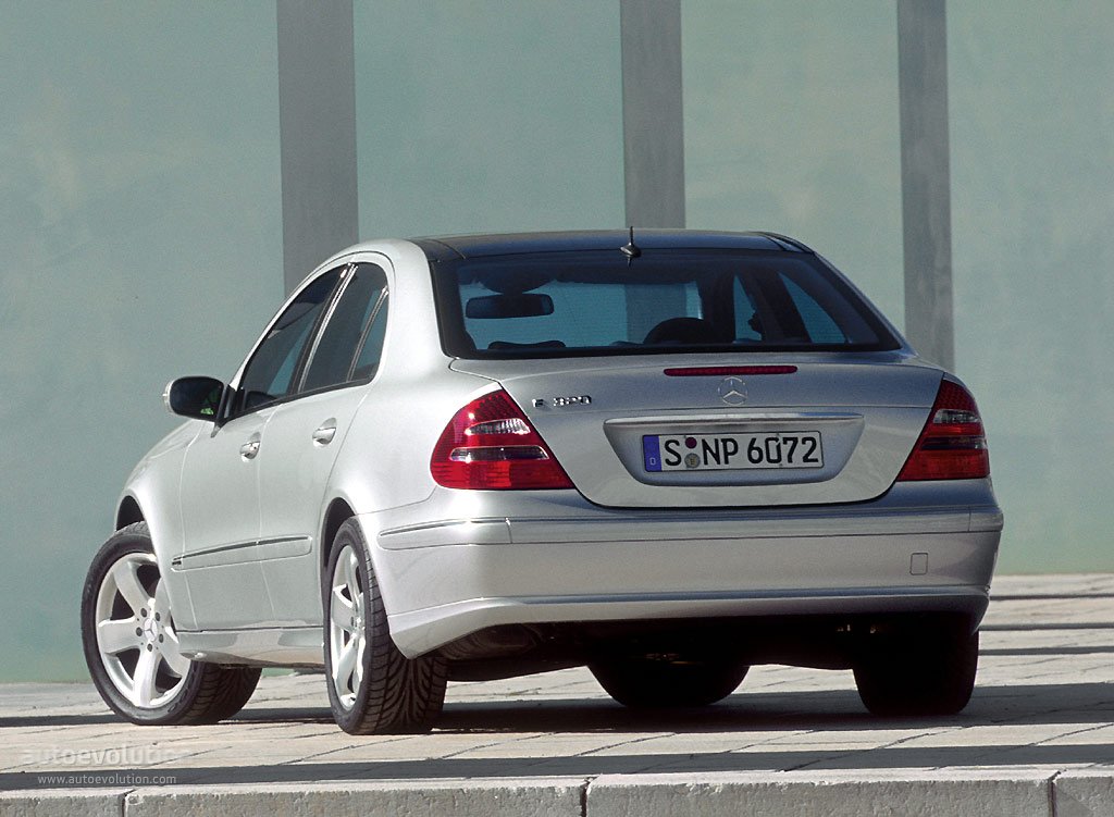 Mercedes Benz E-Klasse And Predecessors photo 5