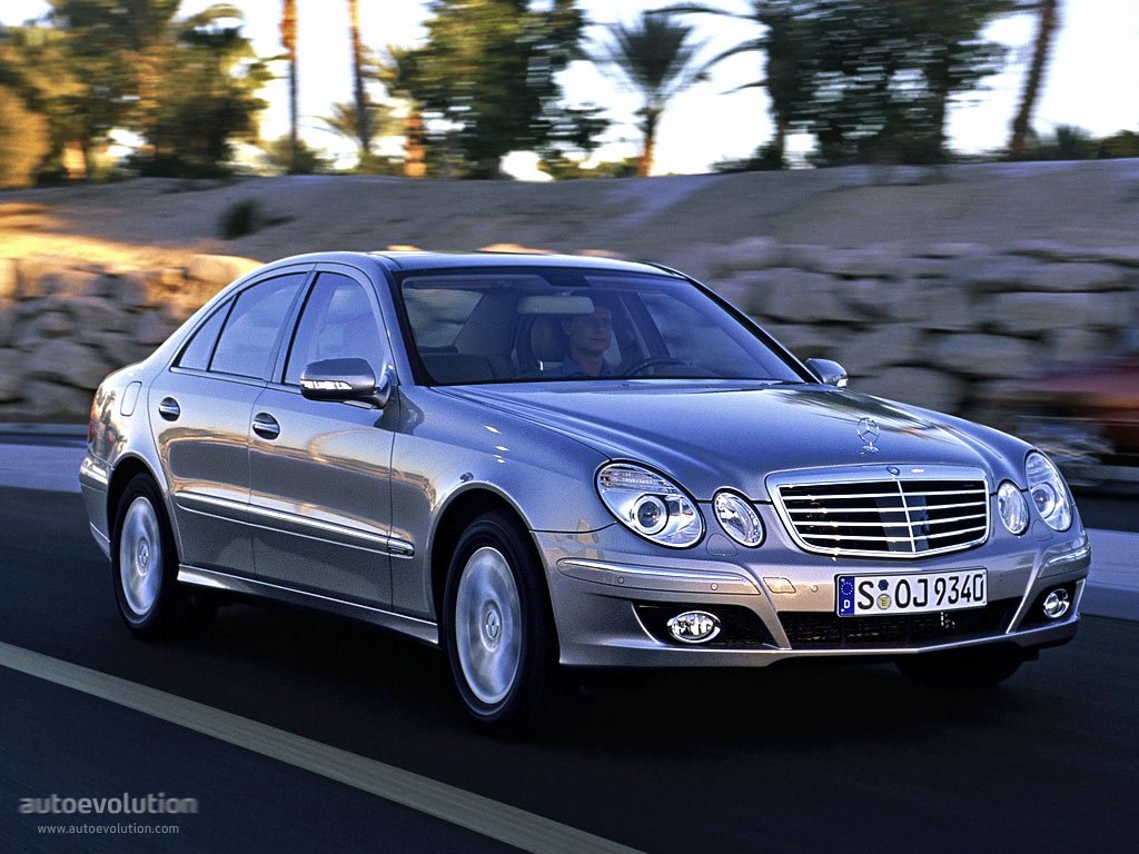 Mercedes Benz E-Klasse And Predecessors photo 8