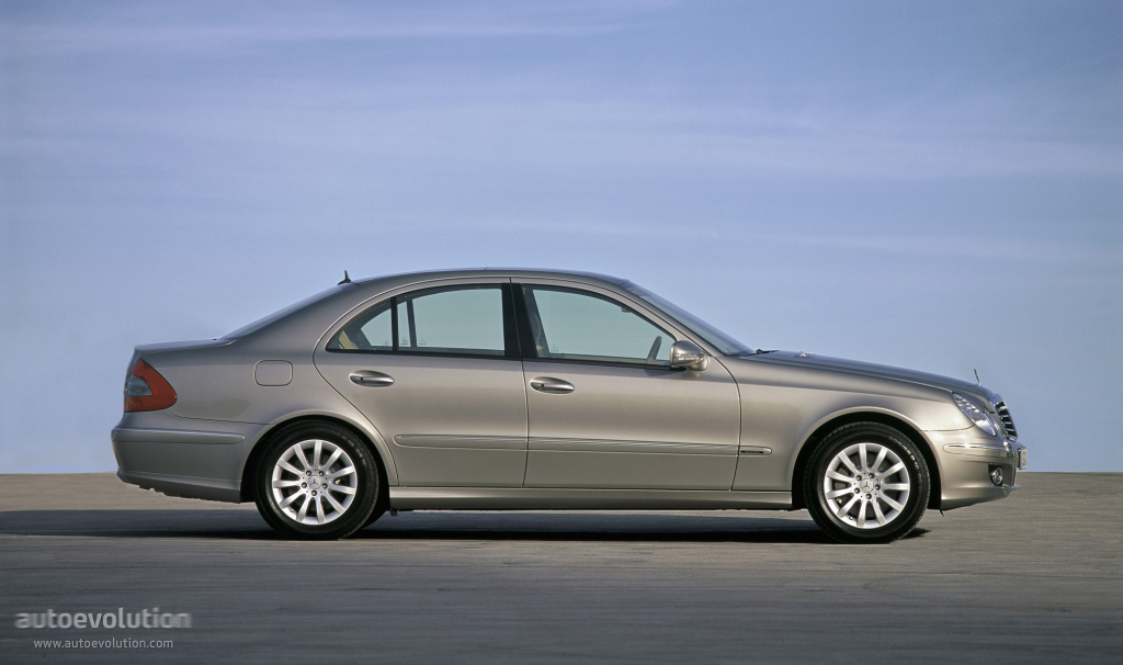 Mercedes Benz E-Klasse And Predecessors photo 3