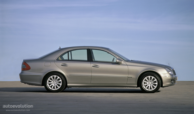 Mercedes Benz E-Klasse And Predecessors photo 3