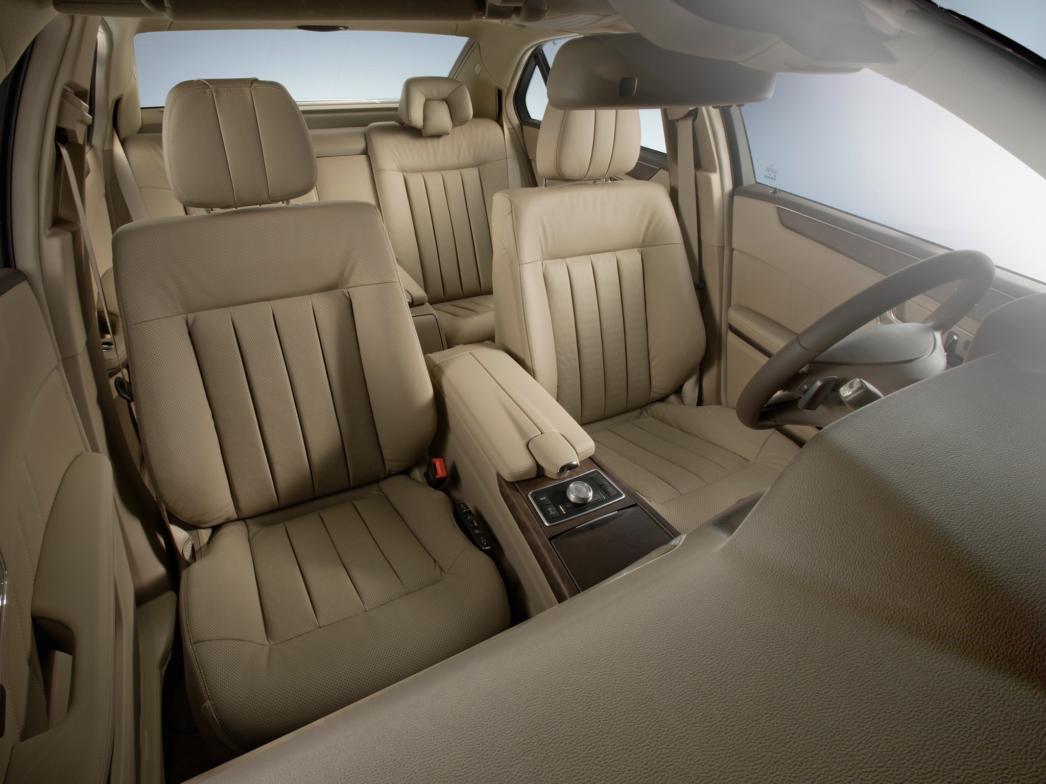 Mercedes Benz E-Klasse And Predecessors photo 102