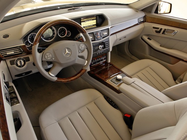 Mercedes Benz E-Klasse And Predecessors photo 103