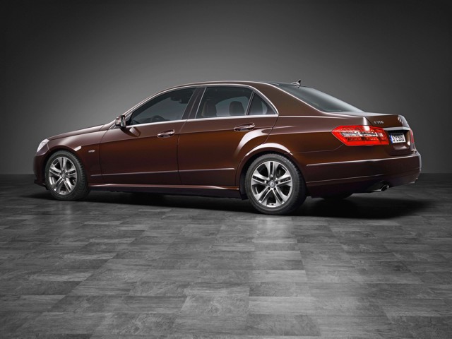 Mercedes Benz E-Klasse And Predecessors photo 16
