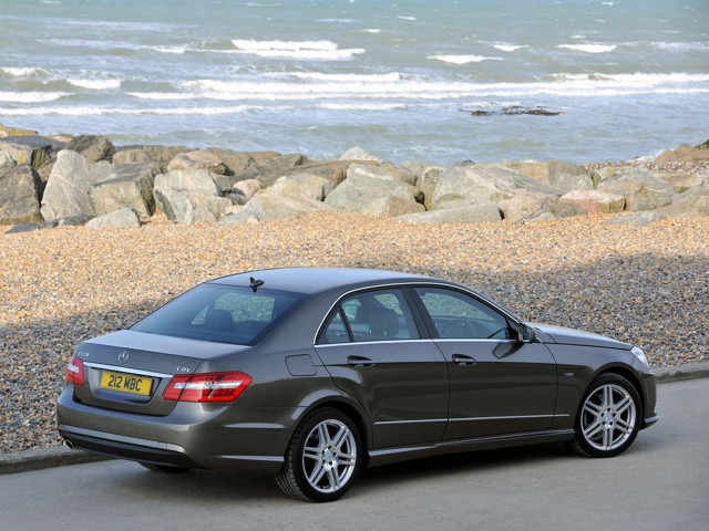 Mercedes Benz E-Klasse And Predecessors photo 20