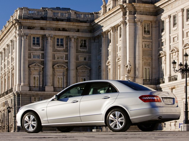 Mercedes Benz E-Klasse And Predecessors photo 22