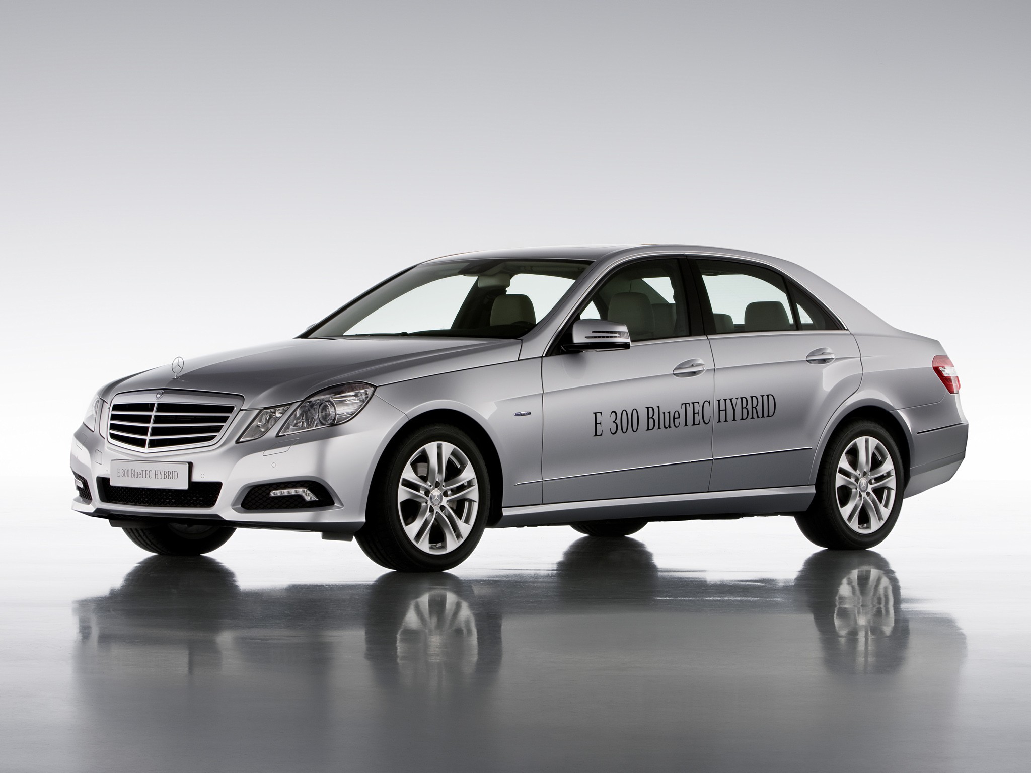 Mercedes Benz E-Klasse And Predecessors photo 38