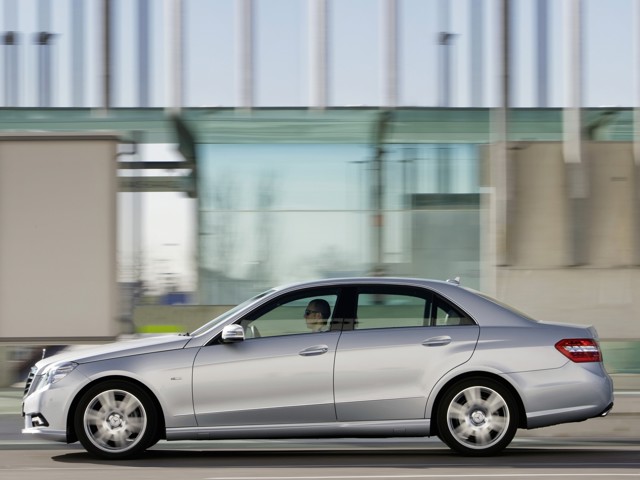 Mercedes Benz E-Klasse And Predecessors photo 41