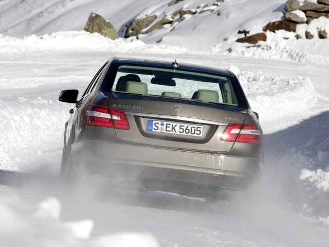 Mercedes Benz E-Klasse And Predecessors photo 60