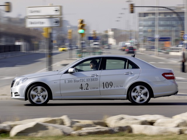 Mercedes Benz E-Klasse And Predecessors photo 69