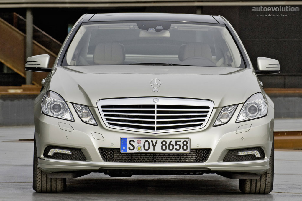 Mercedes Benz E-Klasse And Predecessors photo 10