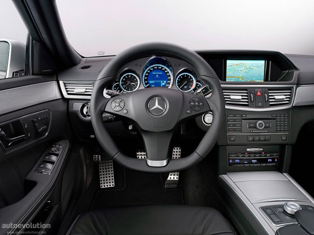 Mercedes Benz E-Klasse And Predecessors photo 92