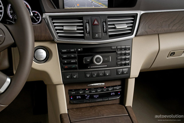 Mercedes Benz E-Klasse And Predecessors photo 93