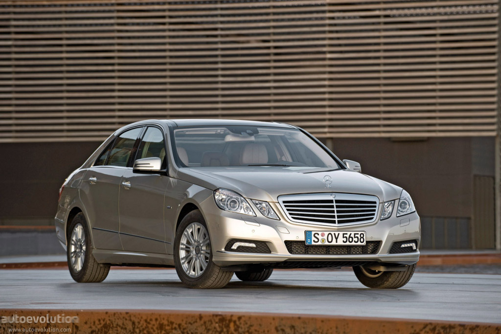 Mercedes Benz E-Klasse And Predecessors photo 7